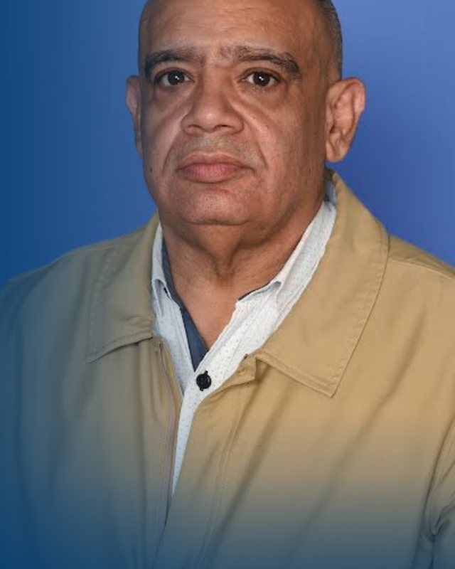 Dr. Juan Carvallo